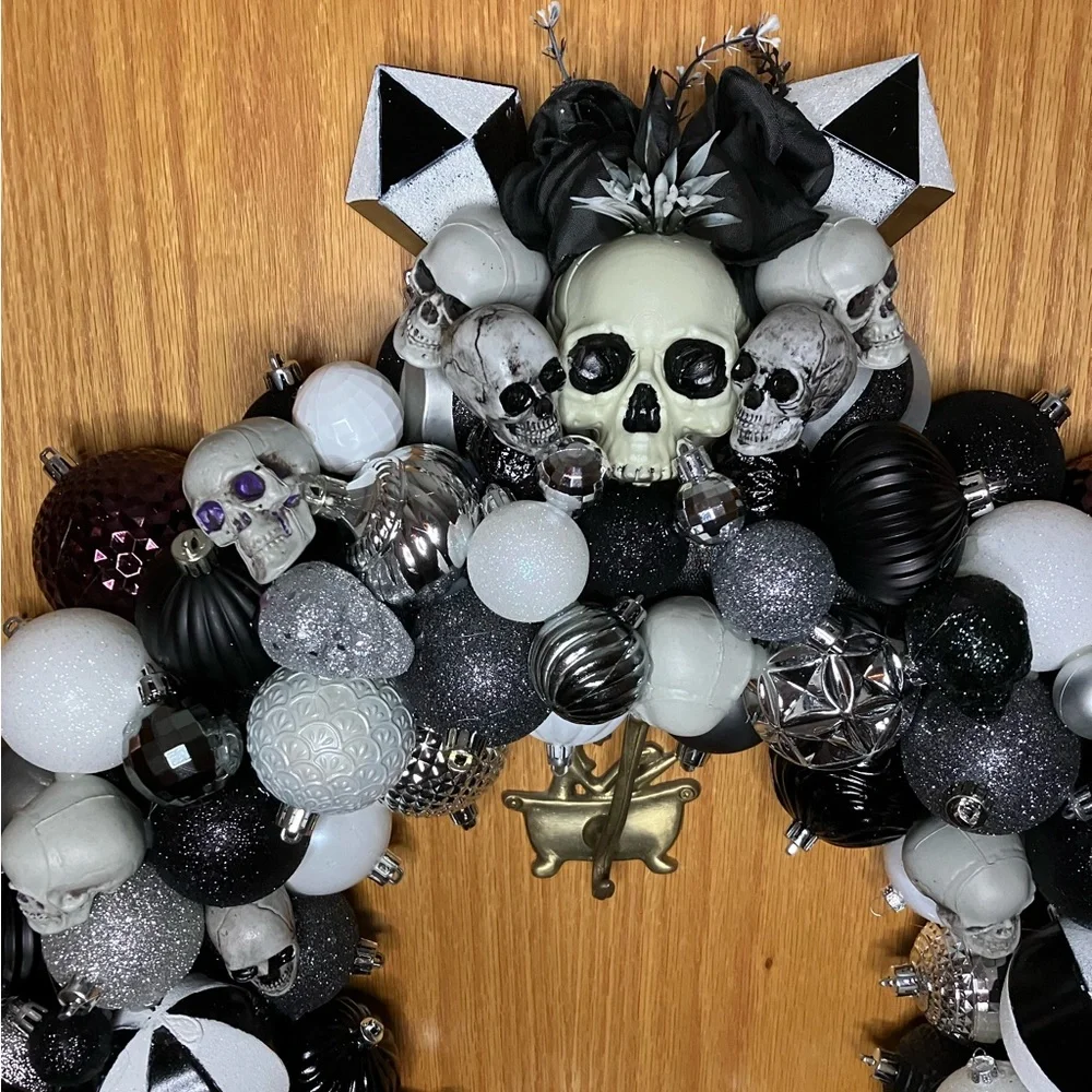 22” custom Halloween wreath
